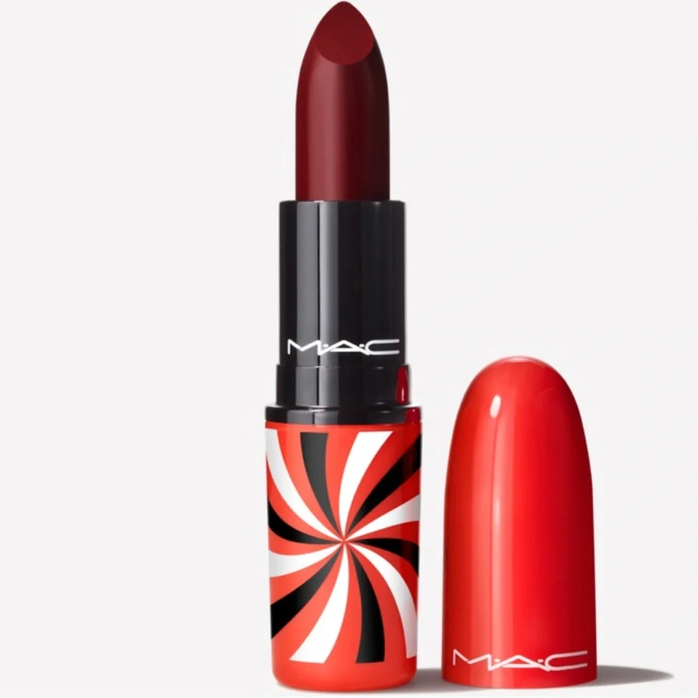 MAC Matte Lipstick Magic Charmer